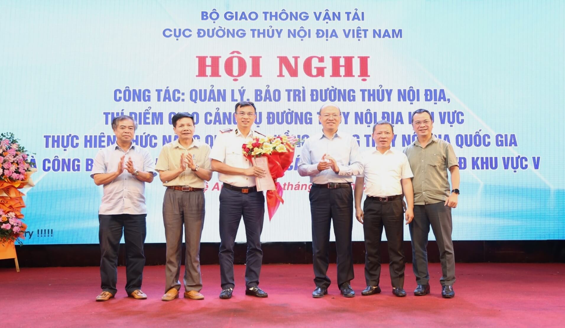 Hội nghị công bố Quyết định thành lập Cảng vụ ĐTNĐ khu vực V