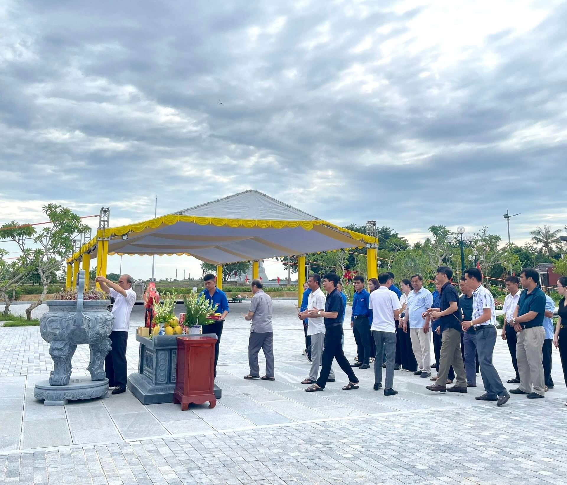 DÂNG HƯƠNG TƯỞNG NIỆM CÁC ANH HÙNG LIỆT SĨ NHÂN KỶ NIỆM 78 NĂM NGÀY THƯƠNG BINH - LIỆT SĨ